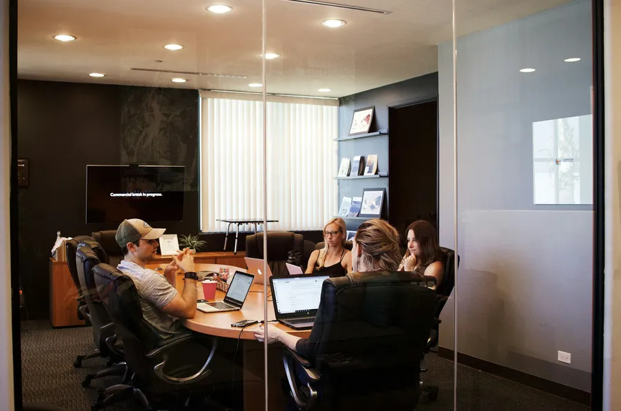 What Are the Best Practices for UK Businesses to Transition to a Four-Day Work Week?